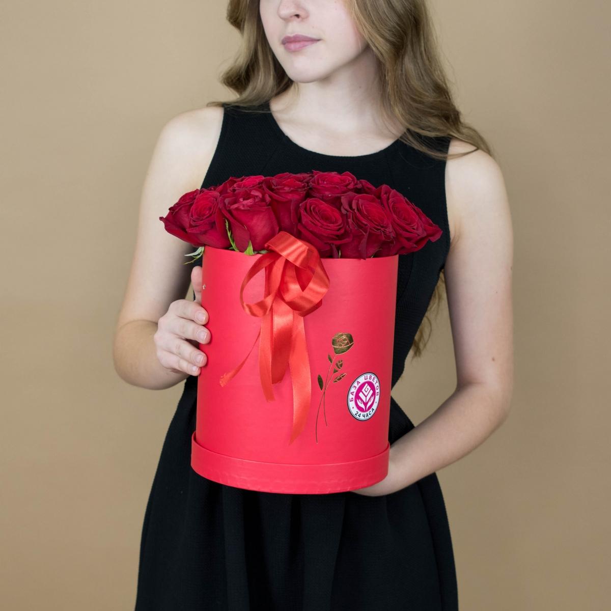 Розы красные в шляпной коробке [код товара: 130s]